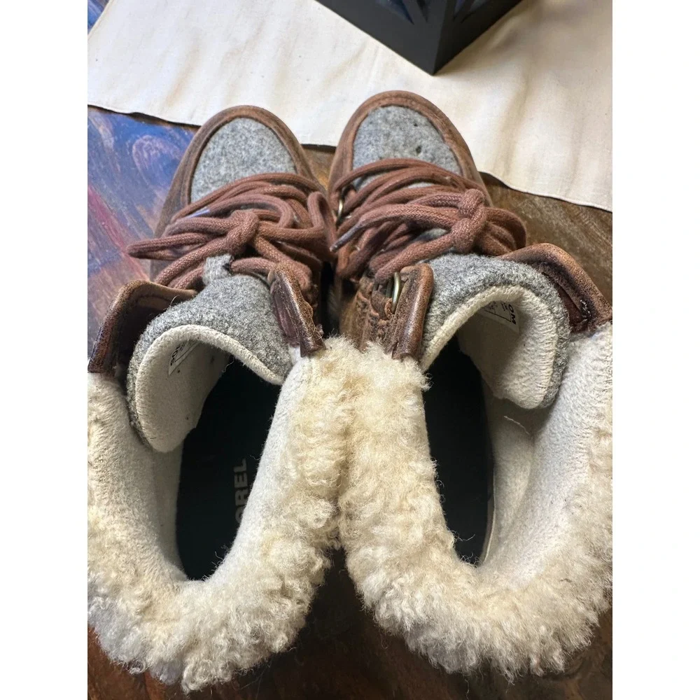 Sorel Harlow Lace Cozy Boots Burro Light Grey Womens 8.5 Leather & Shearling